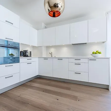 Modern 2 Bedroom - View Apartment Montreux