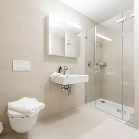 Modern 2 Bedroom - View Lejlighed