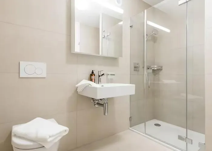 Modern 2 Bedroom - View Апартаменты