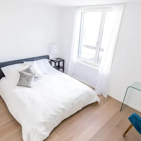 Apartment Modern 2 Bedroom - View Montreux