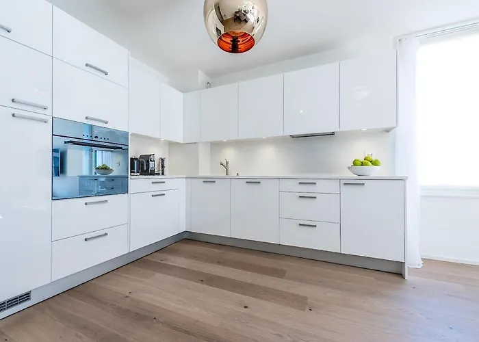 Modern 2 Bedroom - View Apartment Montreux