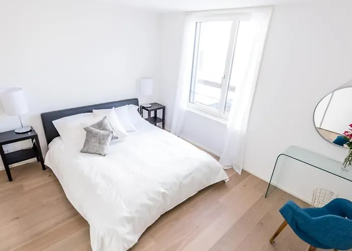 Apartment Modern 2 Bedroom - View Montreux