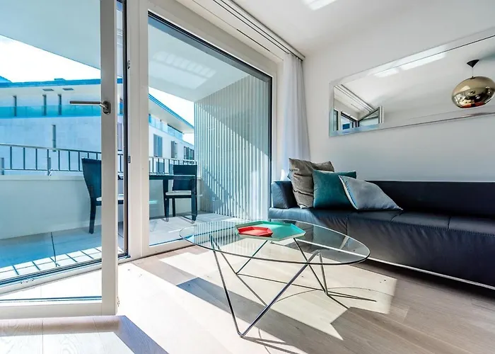 Modern 2 Bedroom - View Apartment Montreux