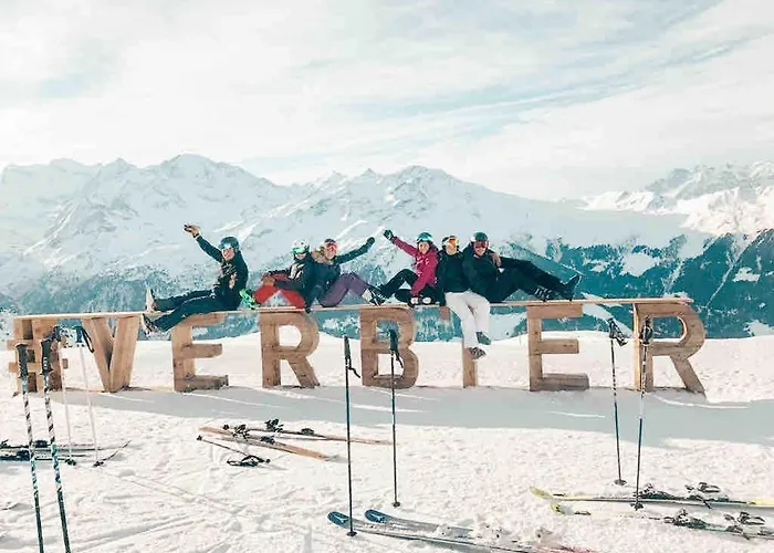 Modern 2 Bedroom - View Apartment *