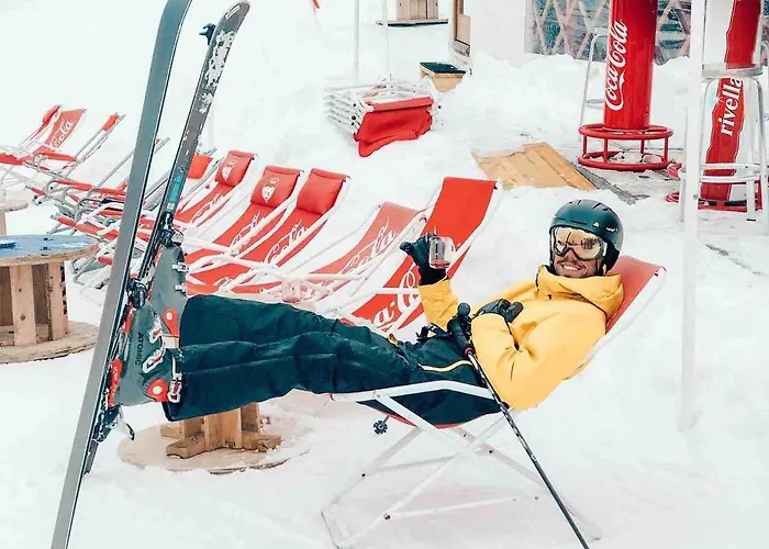 Modern 2 Bedroom - View Montreux