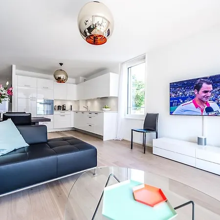 Modern 2 Bedroom - View Апартаменты